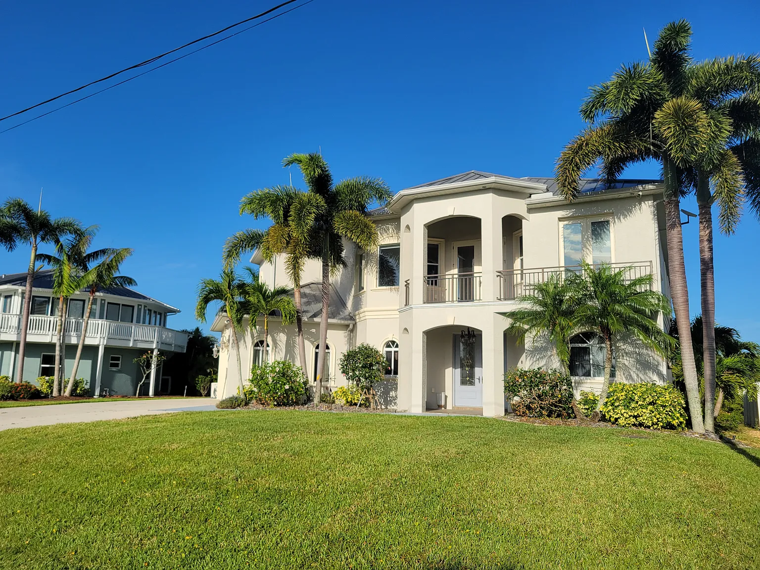 6 bed, 4777 sqft, $5,950 — Photo 1