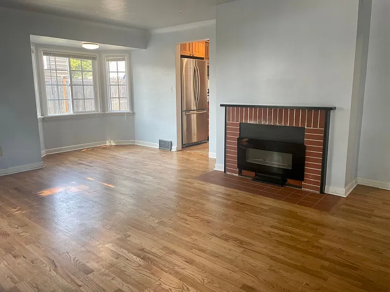 11434 Marine View Dr SW — Photo 2