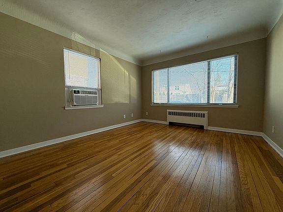 3rd image of 638-642 Snelling Ave S #642-5