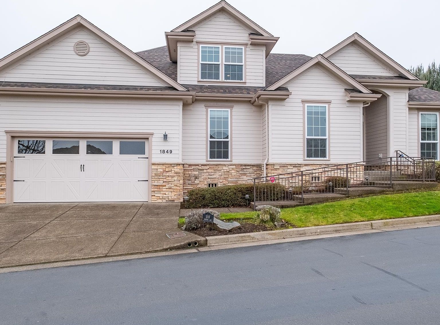 1849 NW Horseshoe Lake Cir, Albany, OR 97321 | Zillow