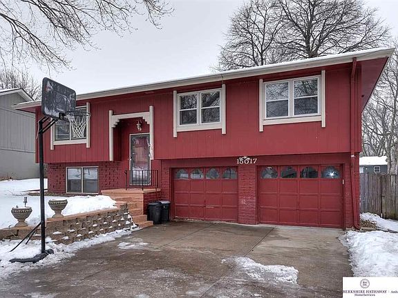 2nd image of 15017 Davenport Cir