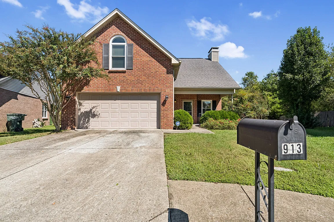 3 bed, 2.5 bath, 1878 sqft, $2,600 — Photo 1