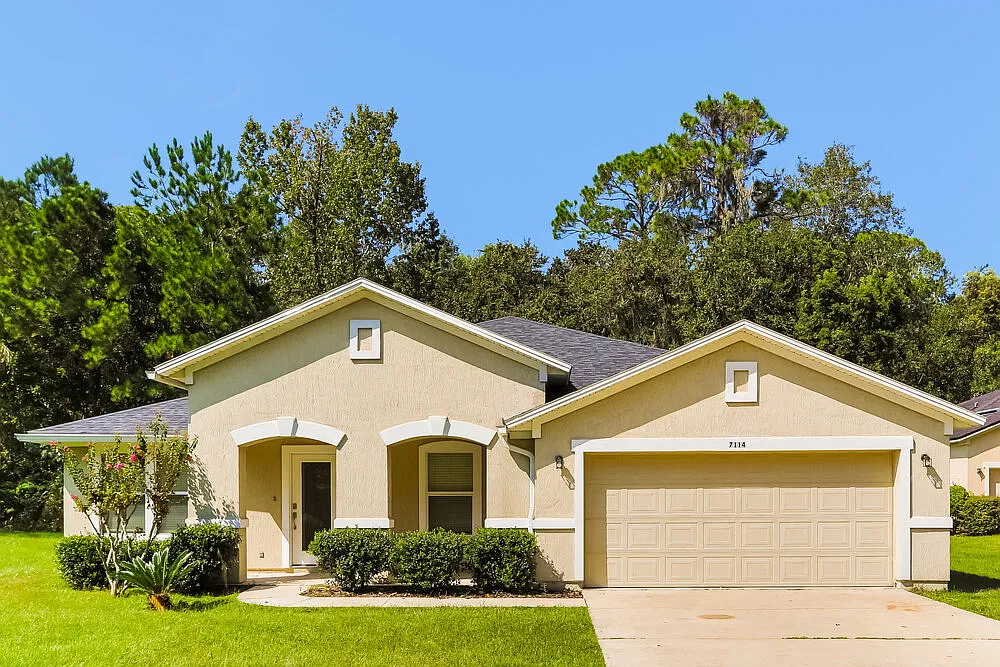 3 bed, 2.0 bath, 2146 sqft, $2,315 — Photo 1