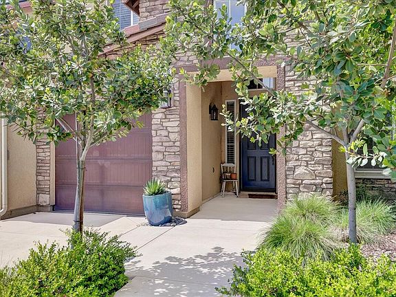 3rd image of 1333 N Minden Court
