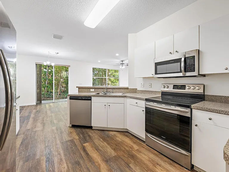 9091 Villa Palma Ln — Photo 14