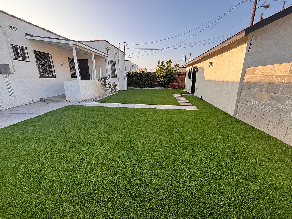 Building Photo - 7532 S Hobart Blvd