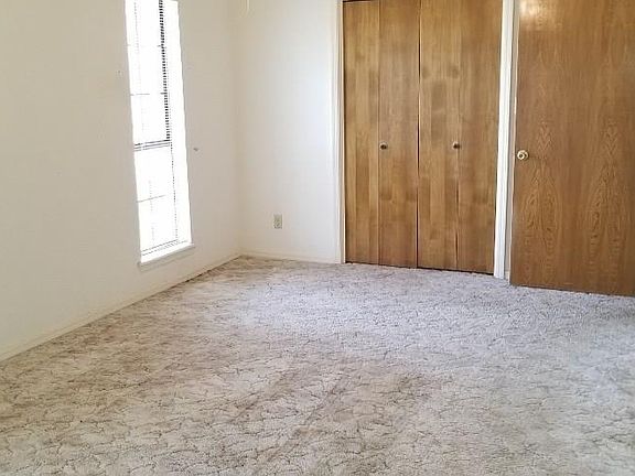5th image of 1502 Wagon Wheel St