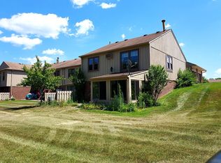 11885 Shenandoah Dr, South Lyon, MI 48178