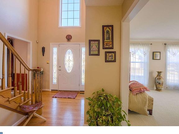 3rd image of 118 Bromley Dr