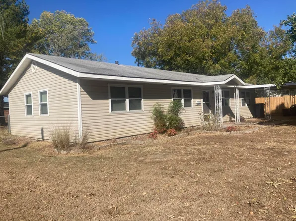 712 C St SE, Miami, OK 74354