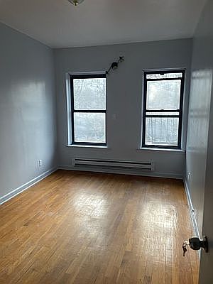 4th image of 40 Mulberry St APT 2R