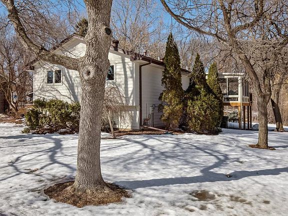 3rd image of 3308 Country Wood Dr