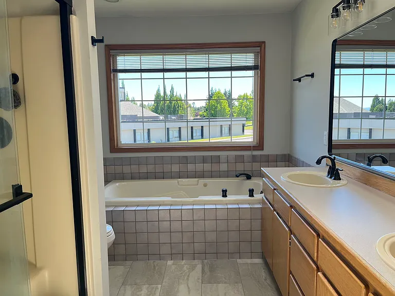 2350 NW 26th Ave — Photo 8