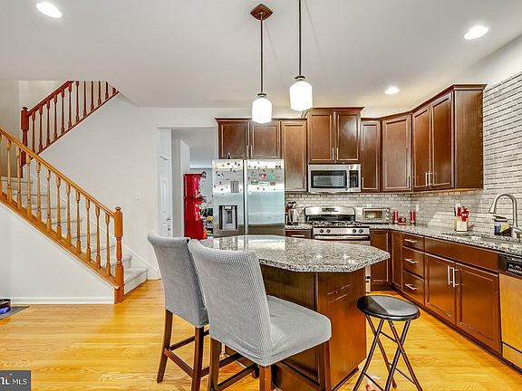 3rd image of 80 Lilly Dr