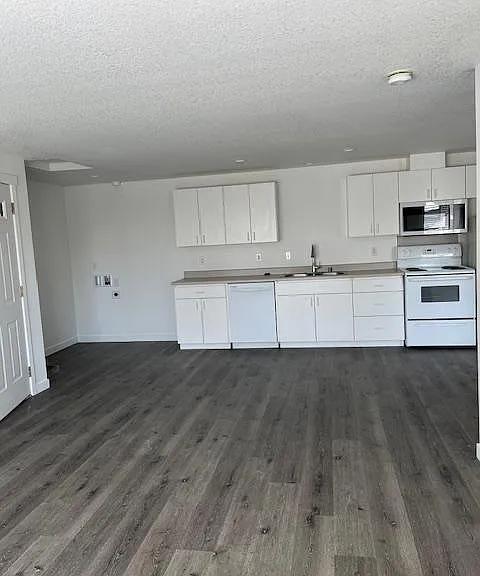 2614 O St #9 — Photo 1