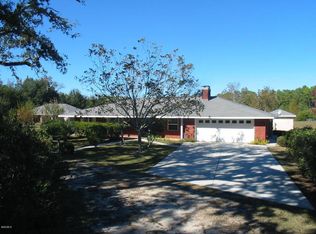 2074 Scianna Ln, Bay Saint Louis, MS 39520