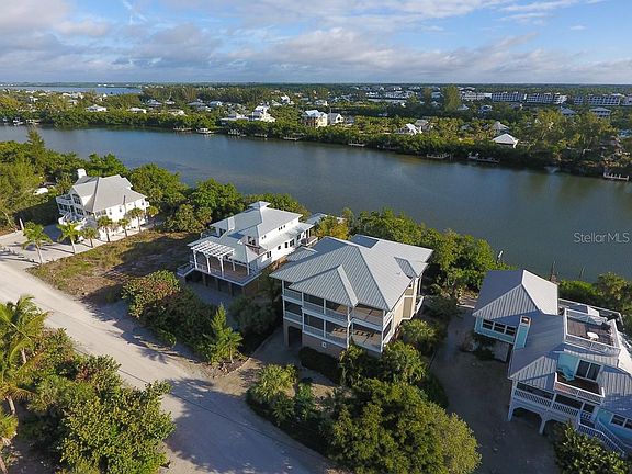5th image of 170 S Gulf Blvd