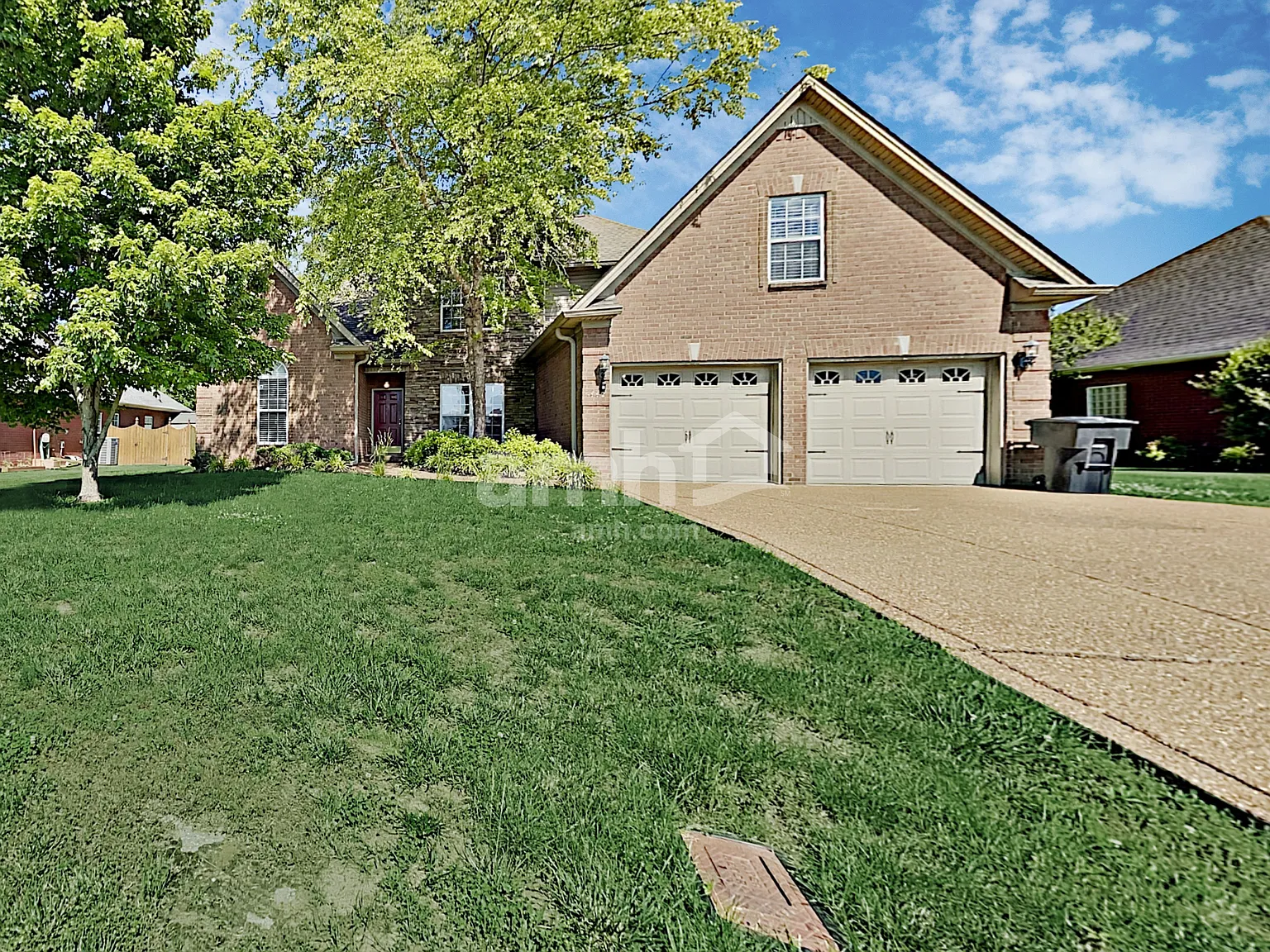 3 bed, 2.5 bath, 2460 sqft, $2,605 — Photo 1