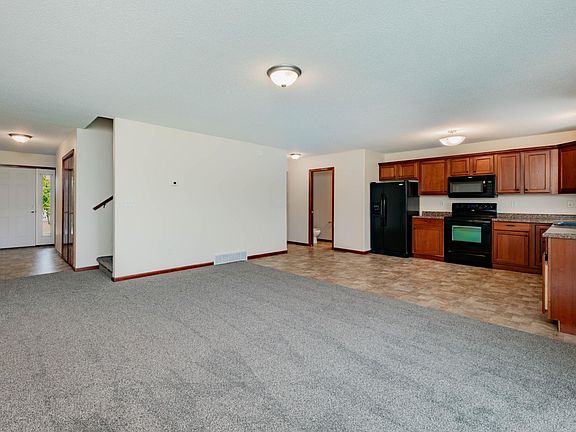 3rd image of 4276 Estate Dr S