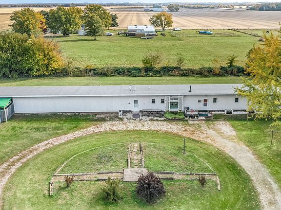 Horseshoe driveway!