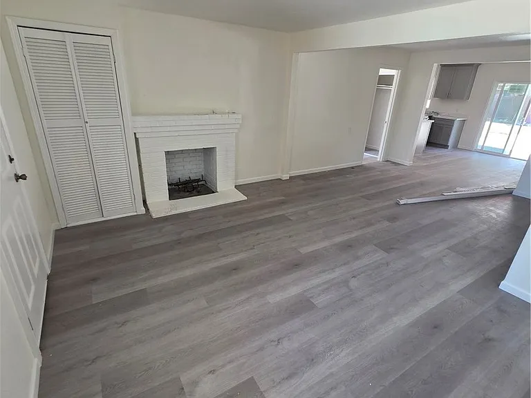 7915 Juniper Ave — Photo 2