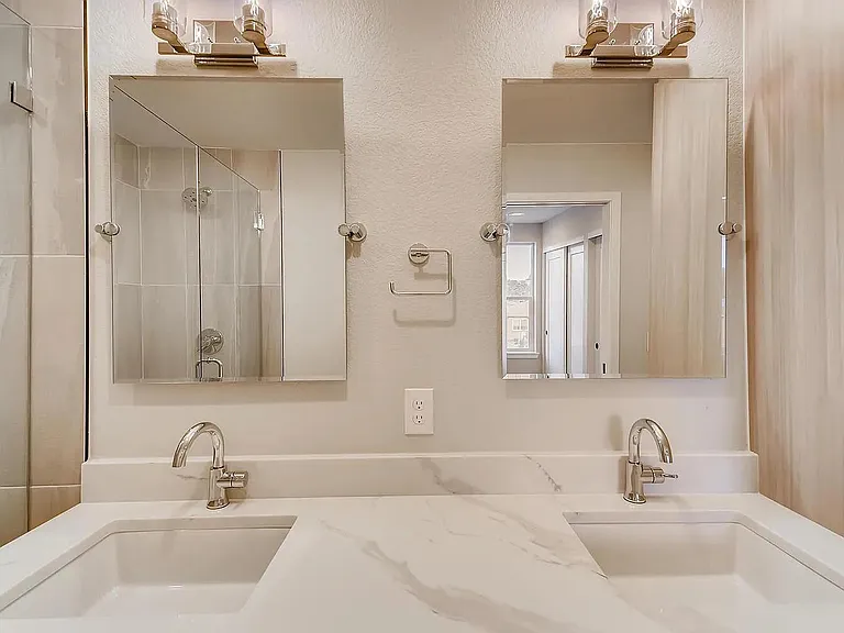 3155 N Saint Paul St — Photo 14