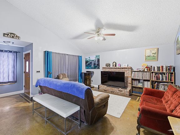 3rd image of 8485 Tamarack Ave