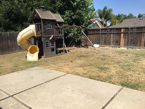 3rd image of 9441 Greening Ave