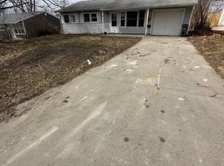 260 Boice Rd NW, Cedar Rapids, IA 52405