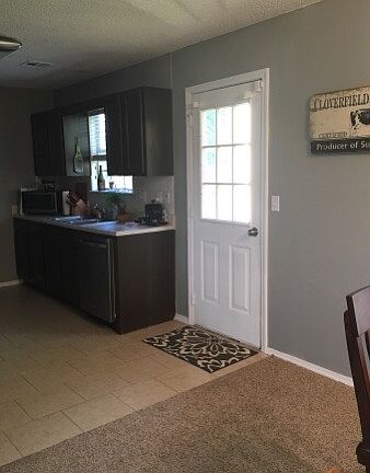 2nd image of 605 Oxford Ln