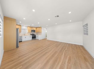 11869 Pierce St, Sylmar, CA 91342