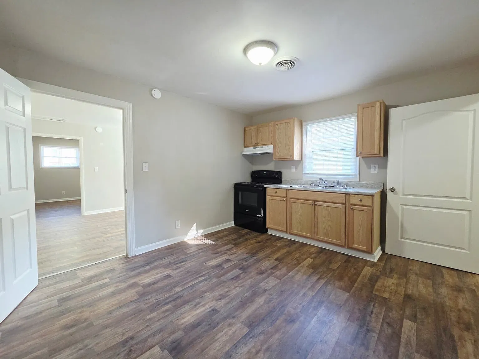 211 Morgan Pl — Photo 3