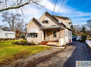 72 Pearl St, Bridgewater, NJ 08807