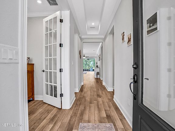 4th image of 375 OAK SHADOW Place