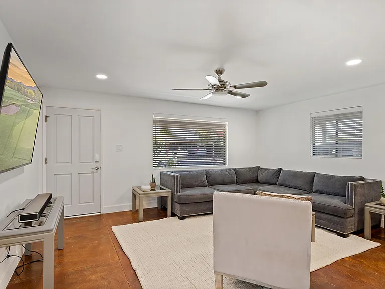8744 N 6th Dr — Photo 5