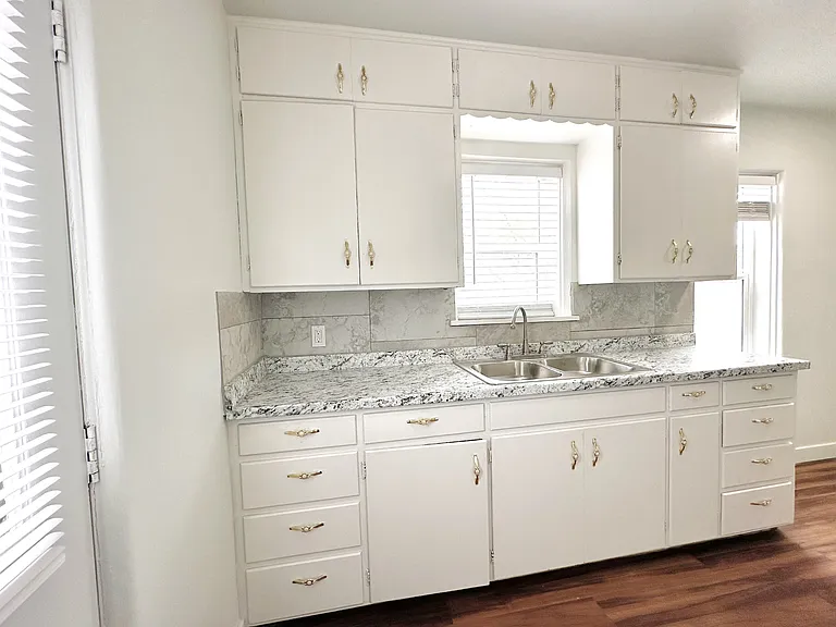 1333 N Main St — Photo 31