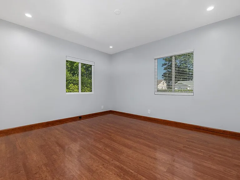 17434 Emelita St — Photo 28