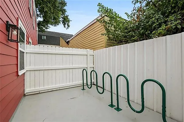 1713 Burgundy St #204 — Photo 11