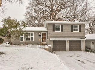 7707 Howe Dr, Prairie Village, KS 66208