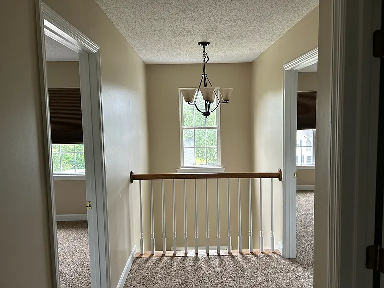 219 Yorkshire Dr — Photo 8