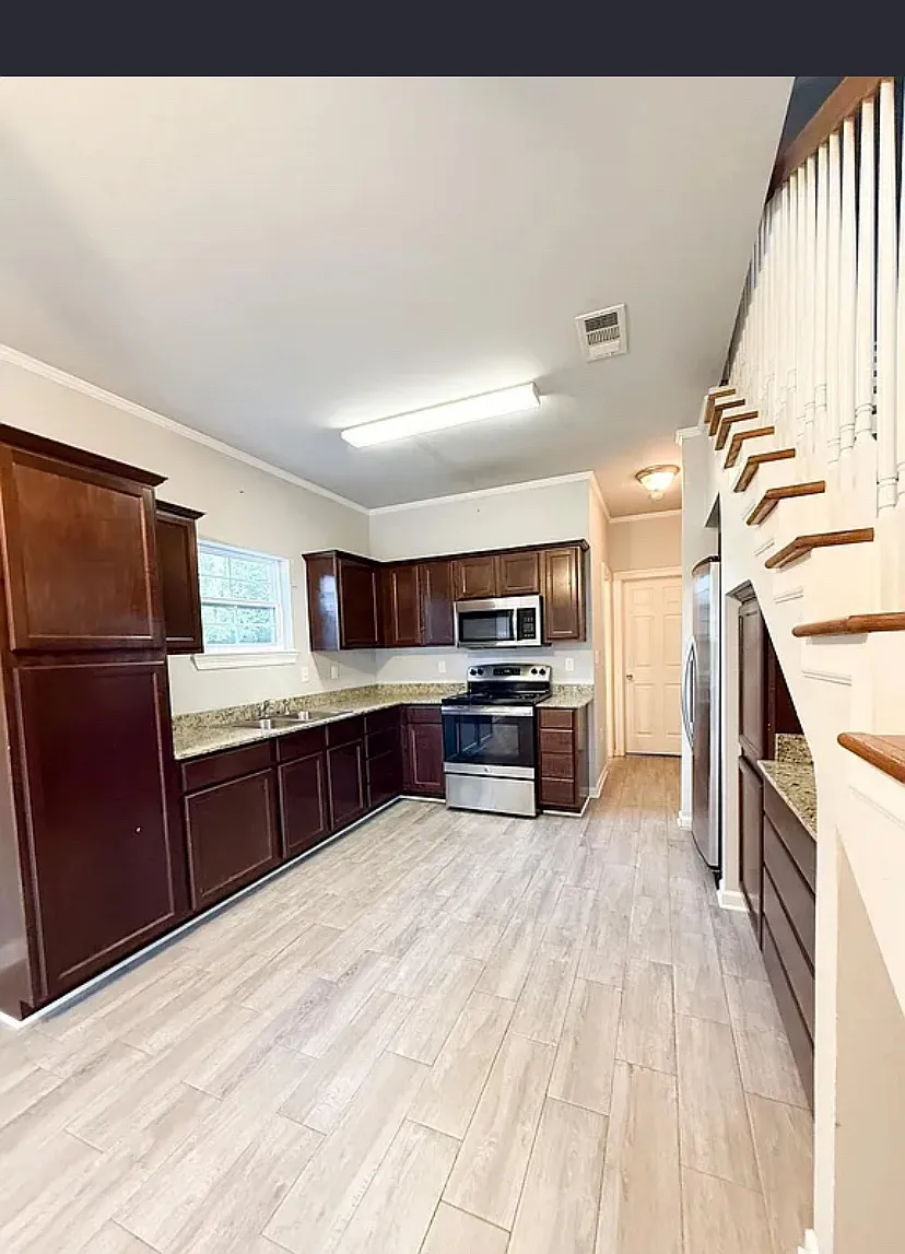 3 bed, 1238 sqft, $1,625 — Photo 3