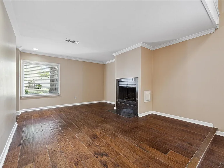3302 Chris Dr — Photo 7