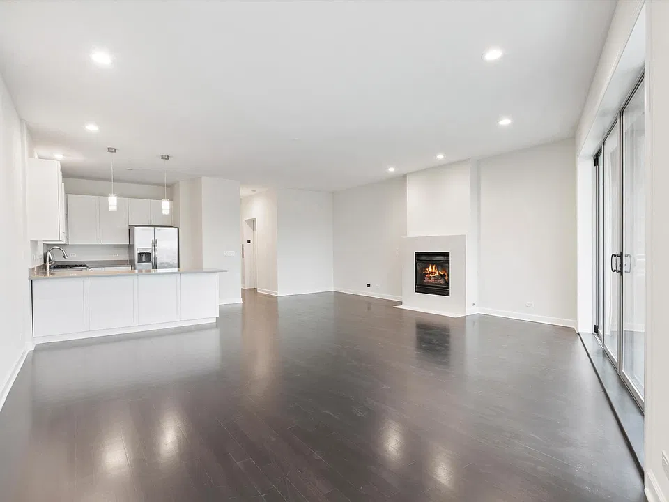 1646 N Bosworth Ave #3S