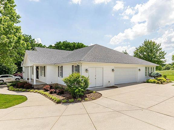 5th image of 437 Hamlett Dr W