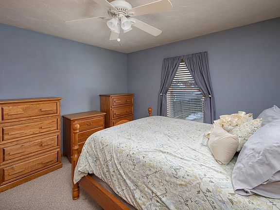 4th image of 2763 Cody St