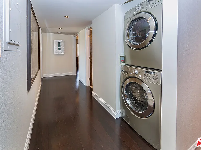 1037 N Vista St #301 — Photo 7
