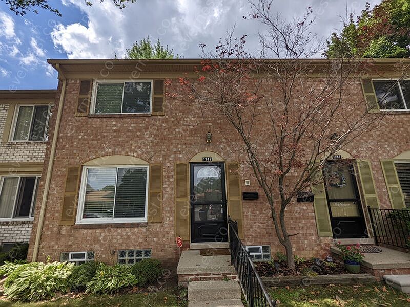 1st image of 1985 Seabright Ct