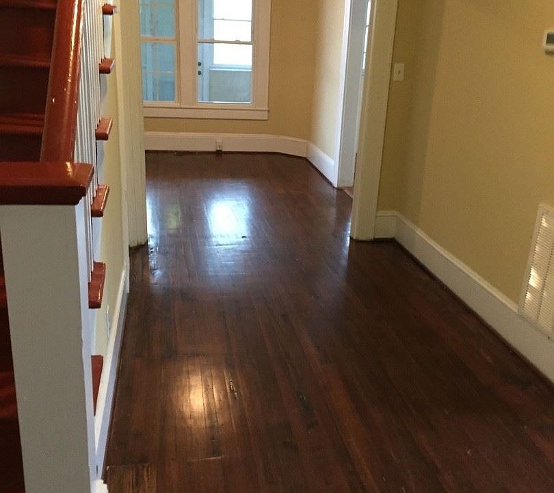 2nd image of 2356 Montrose Ave