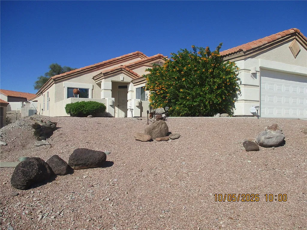 3 bed, 2.0 bath, 1654 sqft, $1,700 — Photo 1