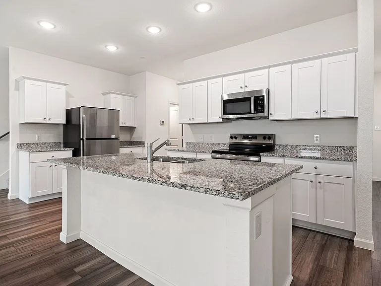 233 Berthe Ct — Photo 2